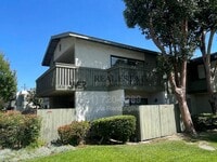 Building Photo - 3636 Sumner Ave