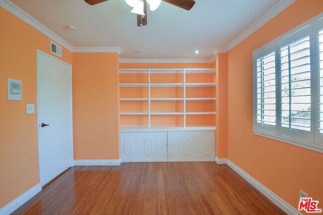 Building Photo - 3119 Hutton Dr