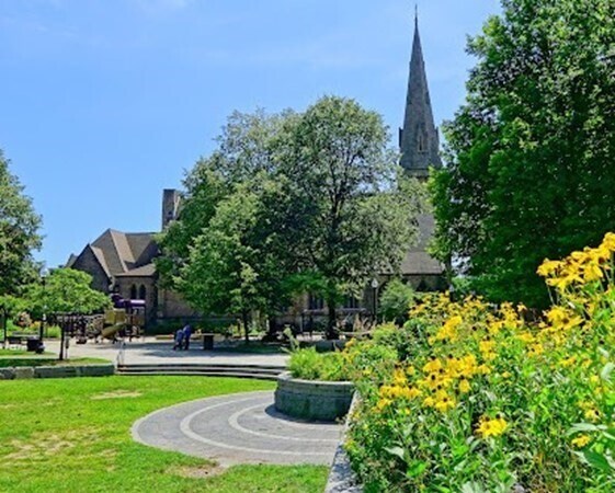 Building Photo - 207 W Newton St