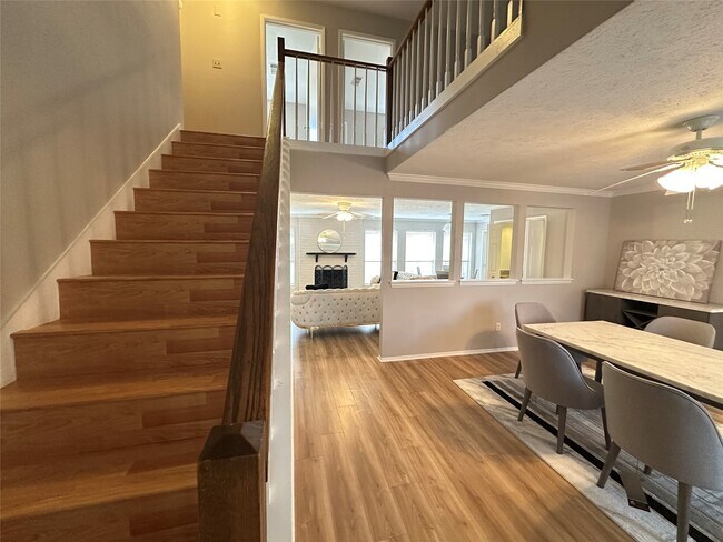 Building Photo - 2910 Colonial Dr