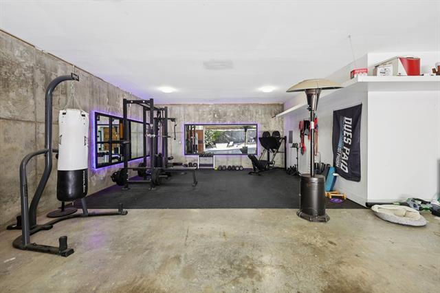 Building Photo - 8635 San Leandro Dr