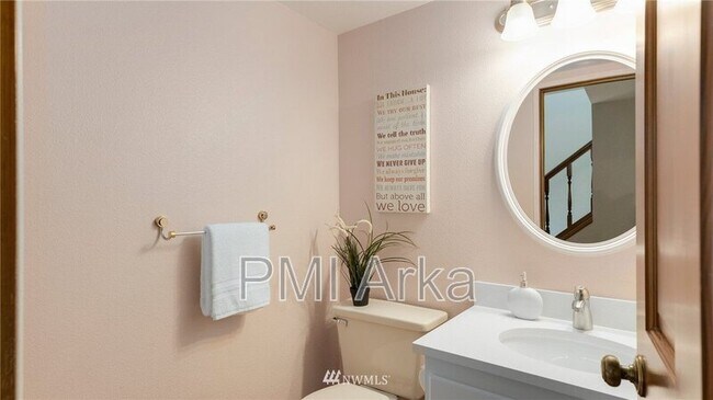 Building Photo - 23960 SE 42nd Pl