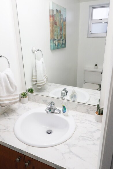 Half bathroom - 17000 NW 67th Ave