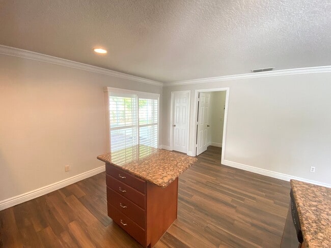 Building Photo - 15353 Perdido Dr