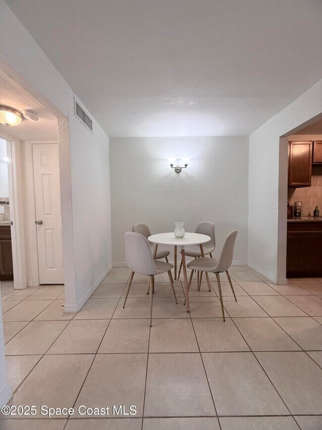 Building Photo - 1440 Parkway Dr