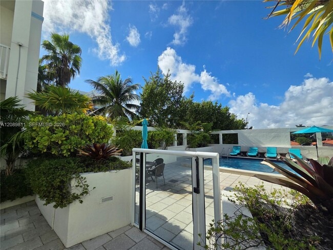 Building Photo - 9172 Collins Ave