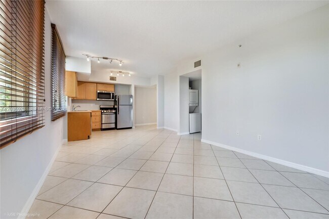 Building Photo - 2630 SW 28th St