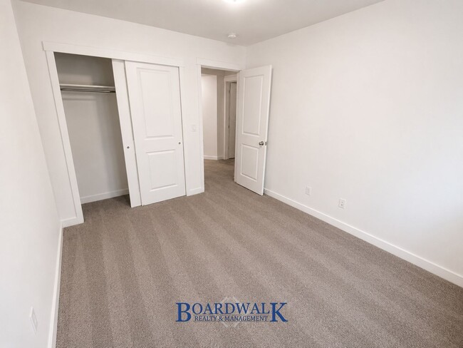 Building Photo - 5623 Coastal Ridge Ln