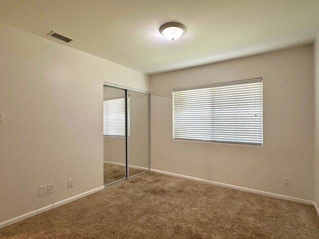 Building Photo - Maricopa