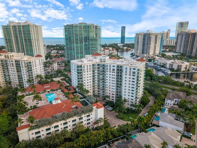 Building Photo - 19900 E Country Club Dr