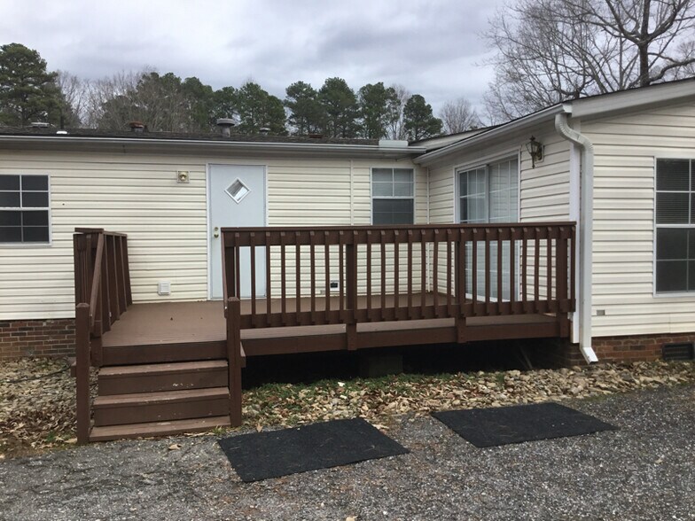 Building Photo - 1097 Jordan Rd