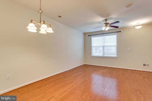 Building Photo - 22720 Beacon Crest Terrace