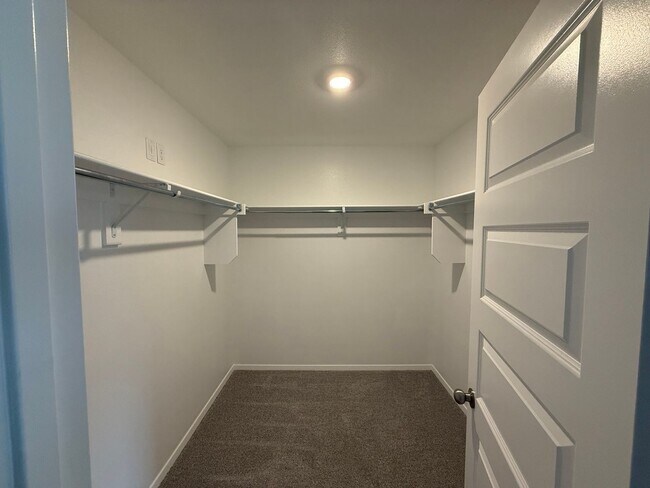 Building Photo - Charming 3-Bed, 2-Bath Home with Open Floo...