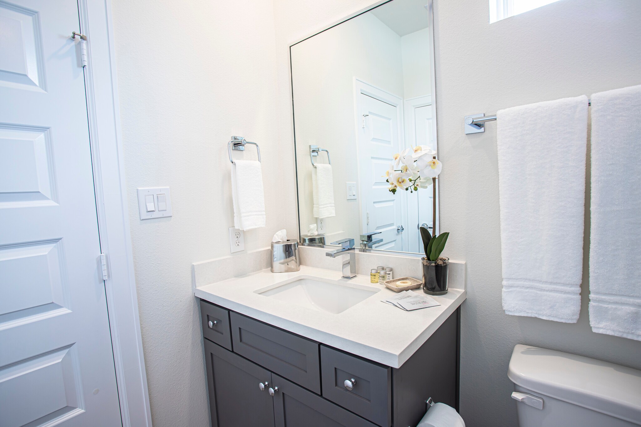 The ensuite bath for bedroom 2. - 2713 Eado Edge Ct