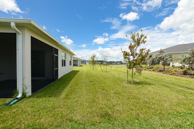 Building Photo - 9062 Dahlia Cir