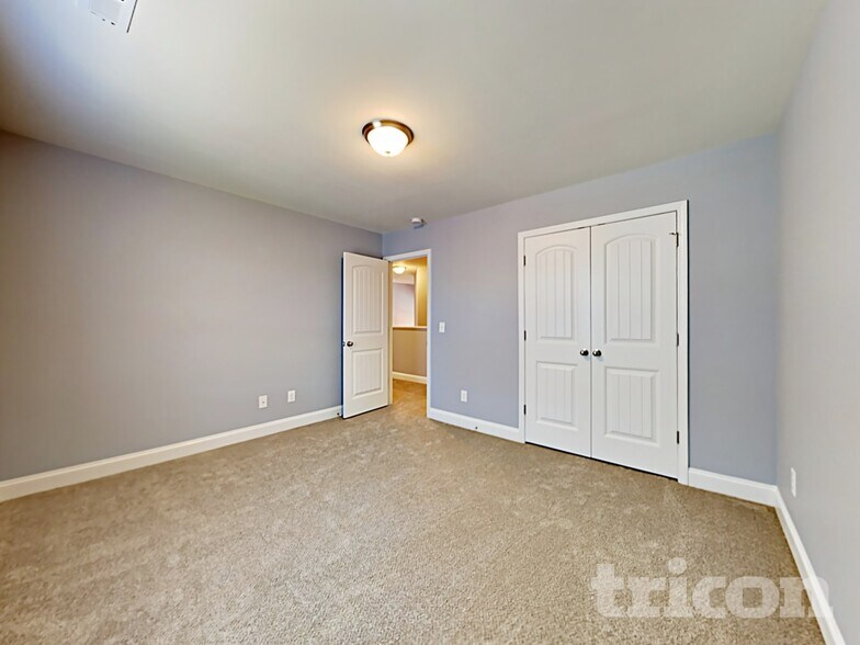 Building Photo - 163 Green Willow Dr