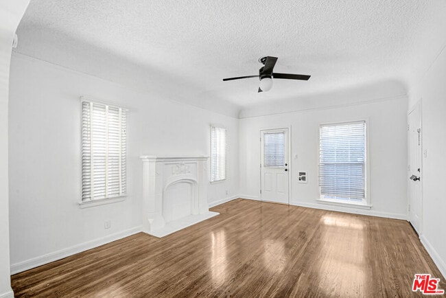 Building Photo - 1357 Cloverdale Ave