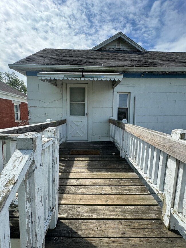 Building Photo - 223 Harrison St.