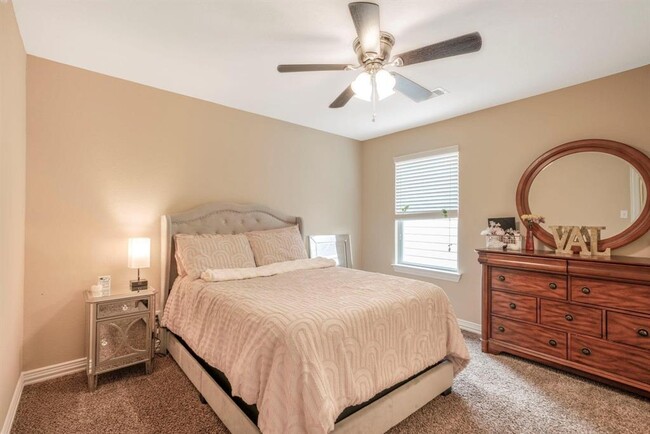 Building Photo - 26611 Sooty Tern Dr