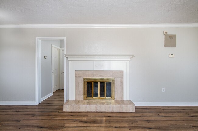 Building Photo - 1007 E Main St