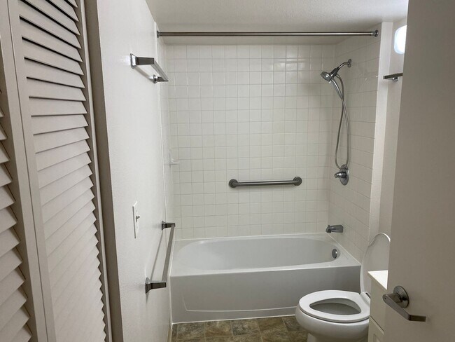 Building Photo - 801 South St