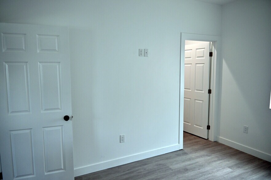 Building Photo - 13536 Remington St