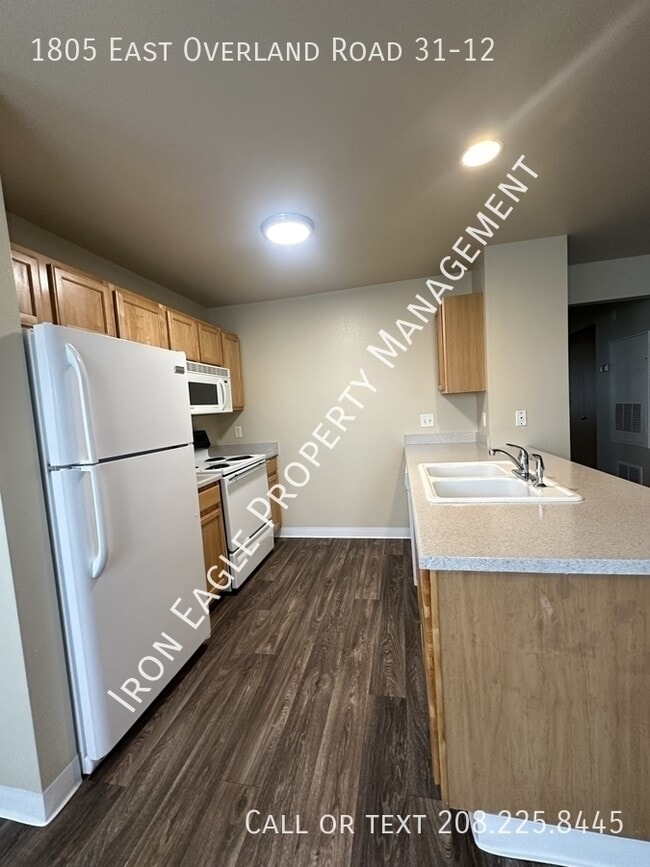 Building Photo - 1805 E Overland Rd