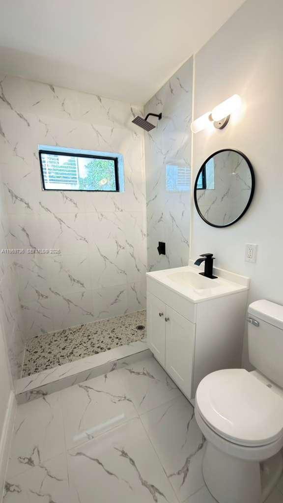 Building Photo - 1980 Biarritz Dr