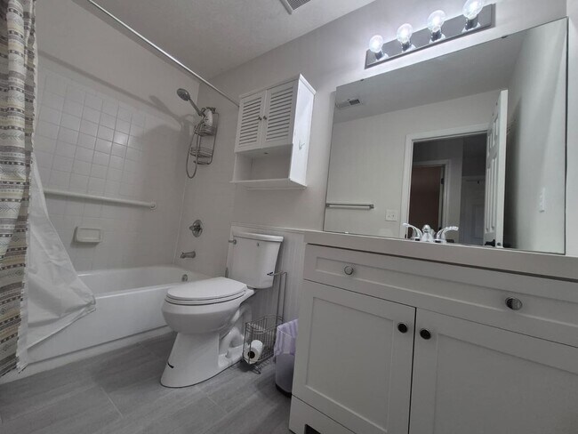 Building Photo - 40 Nicole Dr