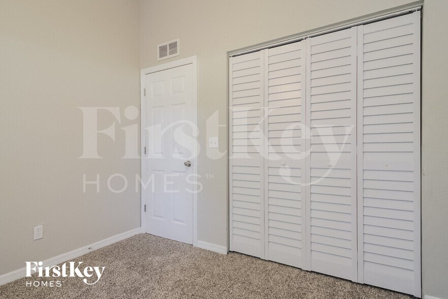 Building Photo - 148 N Ridgewood Ave