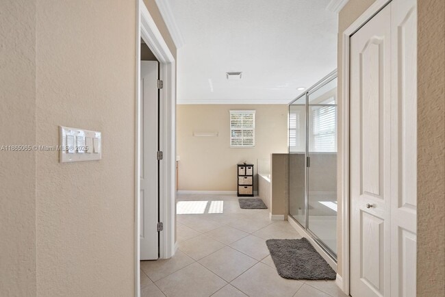 Building Photo - 2330 Heydon Cir E