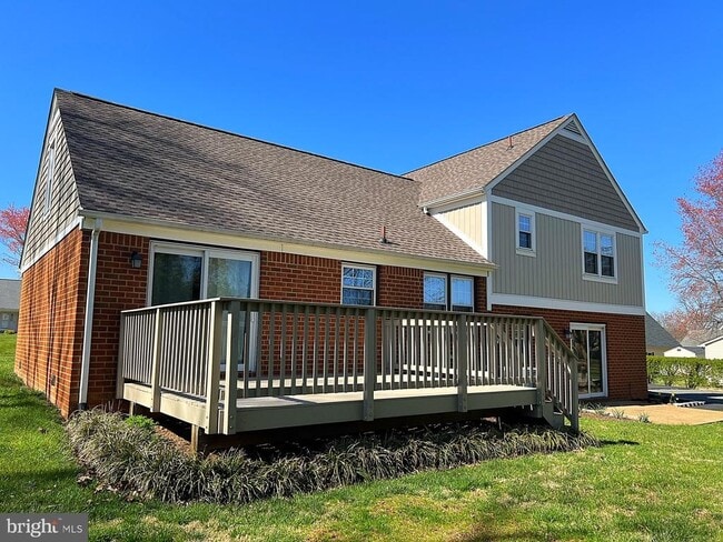 Building Photo - 17447 Pelham View Dr