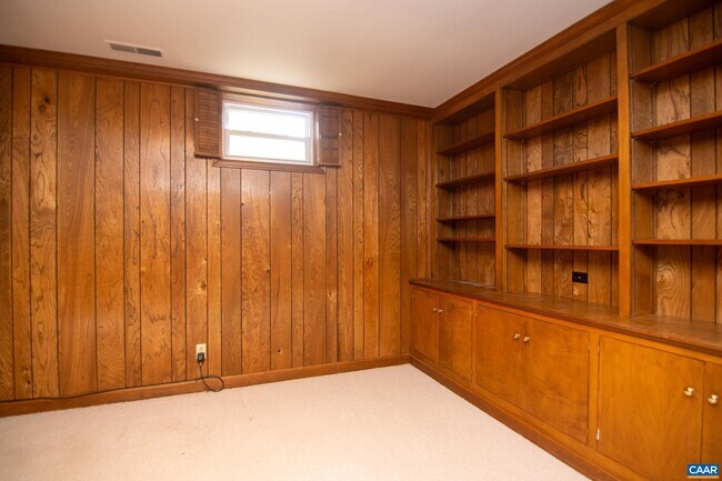 Building Photo - 1313 Grove Rd