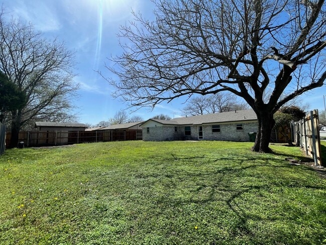 Building Photo - 4/2/2 North Richland HIlls