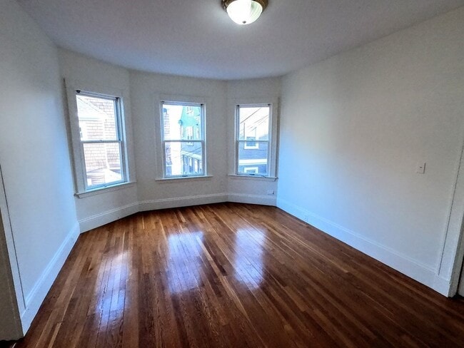 Building Photo - 21 Burr St