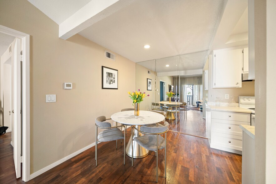 Building Photo - 25611 Quail Run