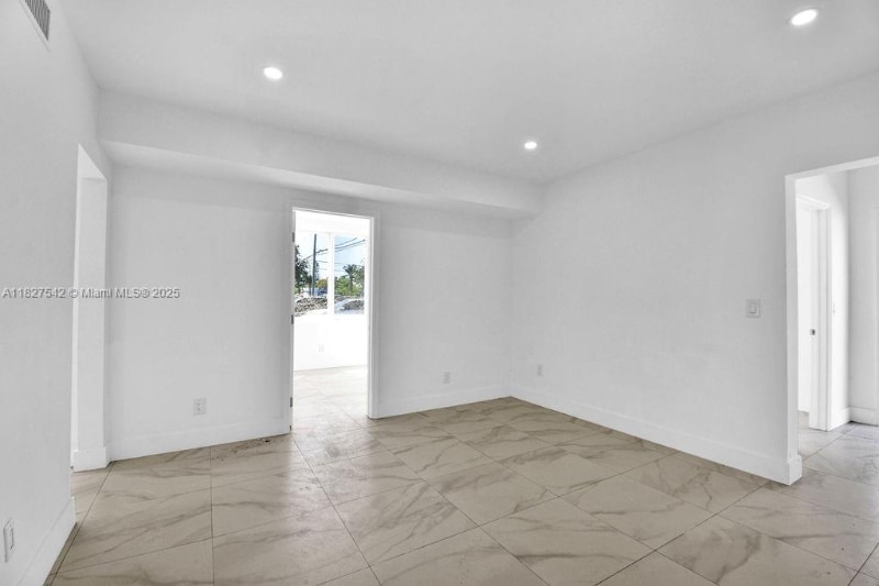 Building Photo - 3025 NW 8th Ave