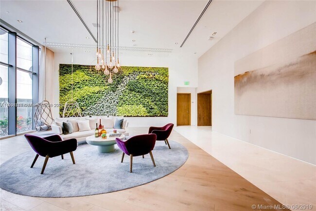 Building Photo - 650 NE 32nd St