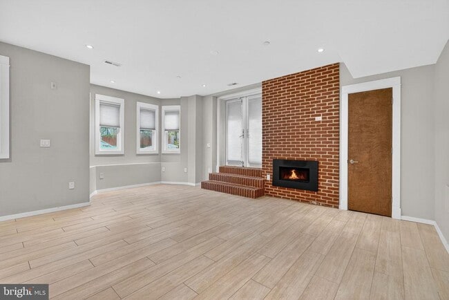 Building Photo - 1620 15th St NW