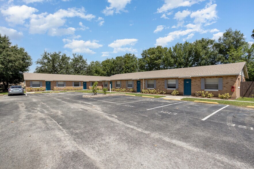 Building Photo - 3215 Pershing St