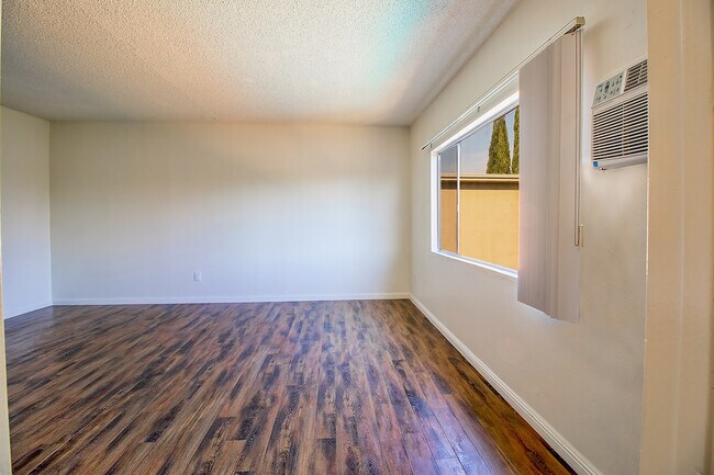 Building Photo - 6546 Sepulveda Blvd