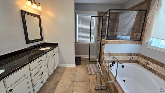 Building Photo - 103 Clarissa Dr