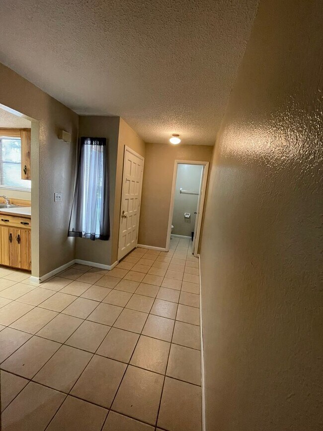 Building Photo - Townhome in Ormond Beach