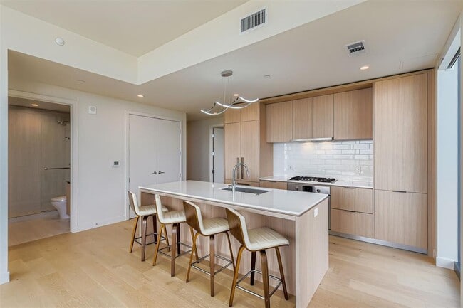 Building Photo - 44 East Ave