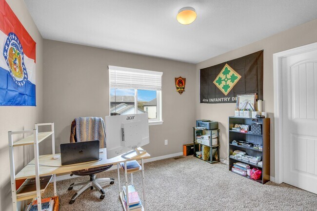 Building Photo - 6055 Meadowbank Ln