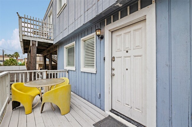 Building Photo - 2615 Gulf Blvd