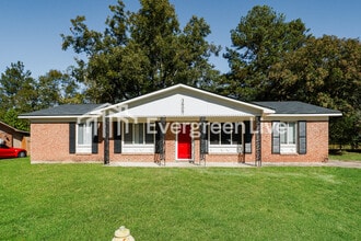 Building Photo - 3609 Massoit Dr