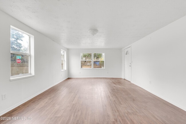 Building Photo - 3035 Lucoma Dr