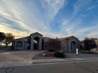 Building Photo - Beautiful golf course retreat