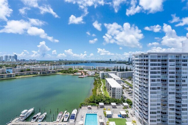 Building Photo - 18081 Biscayne Blvd
